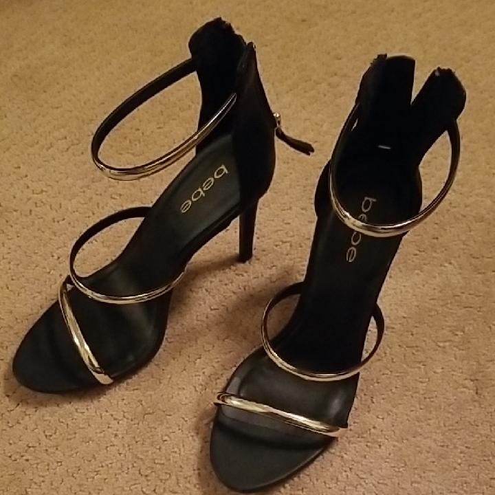 Bebe Elegant Black And Gold Heels